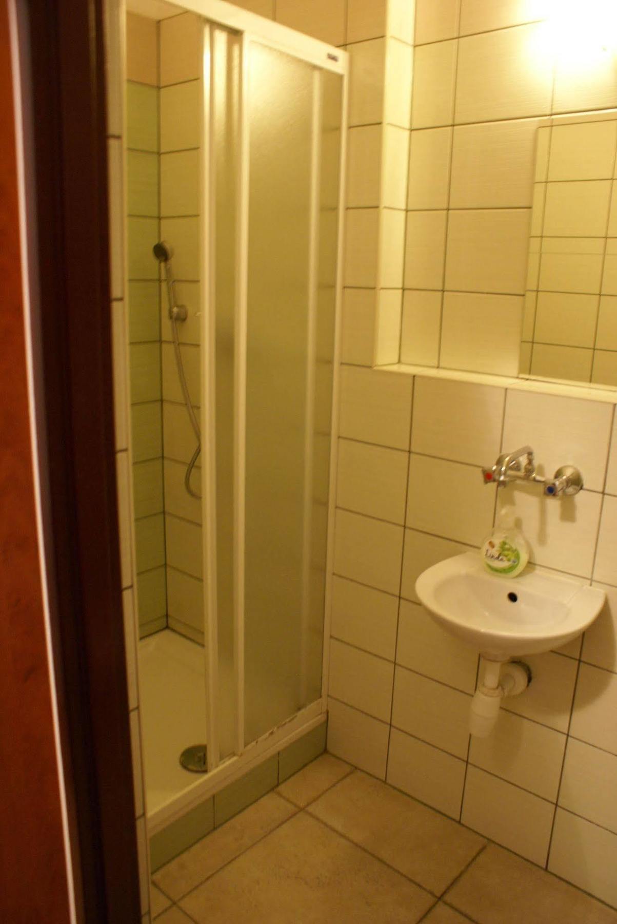 Frolic Goats Hostel Poznań Kültér fotó