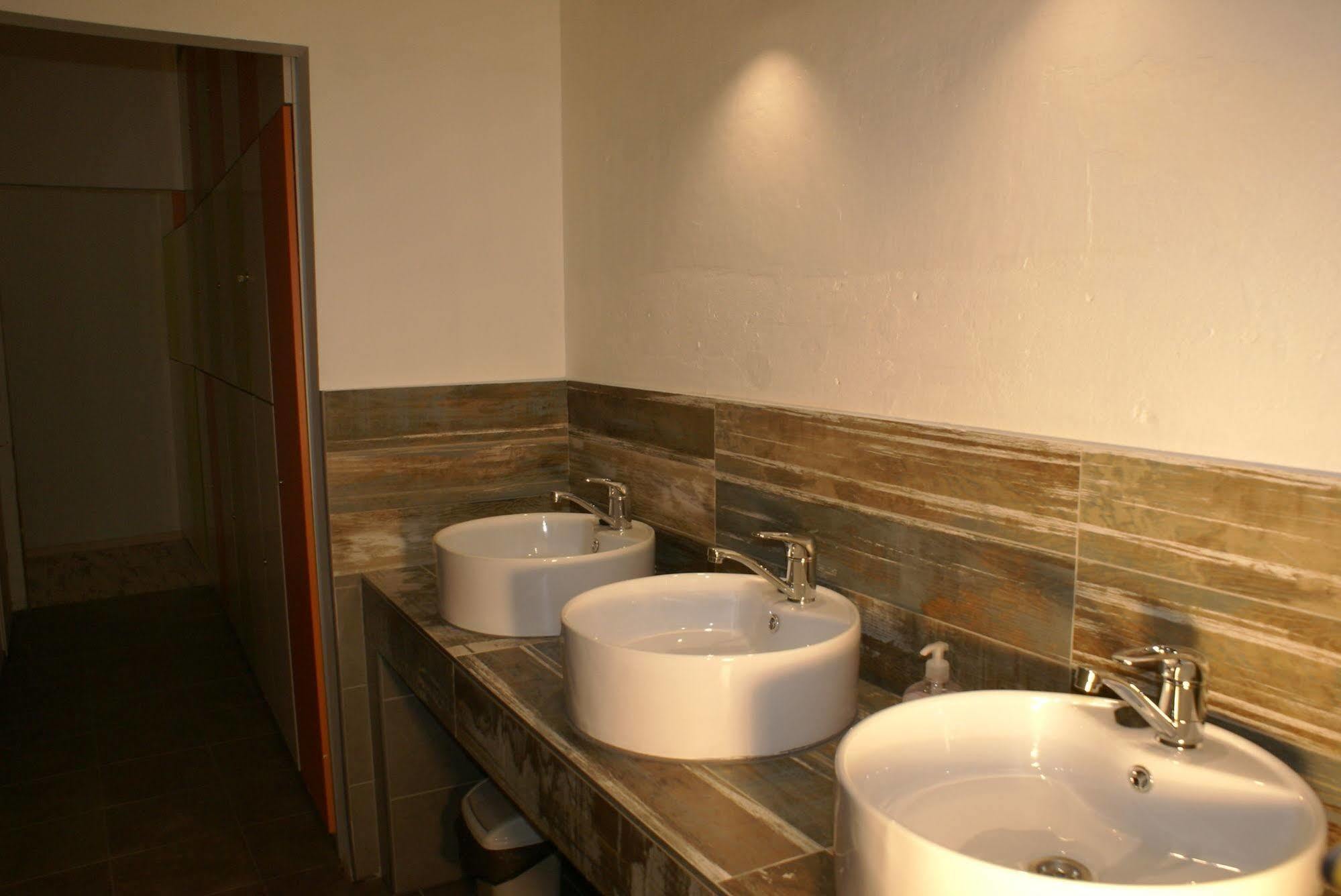 Frolic Goats Hostel Poznań Kültér fotó