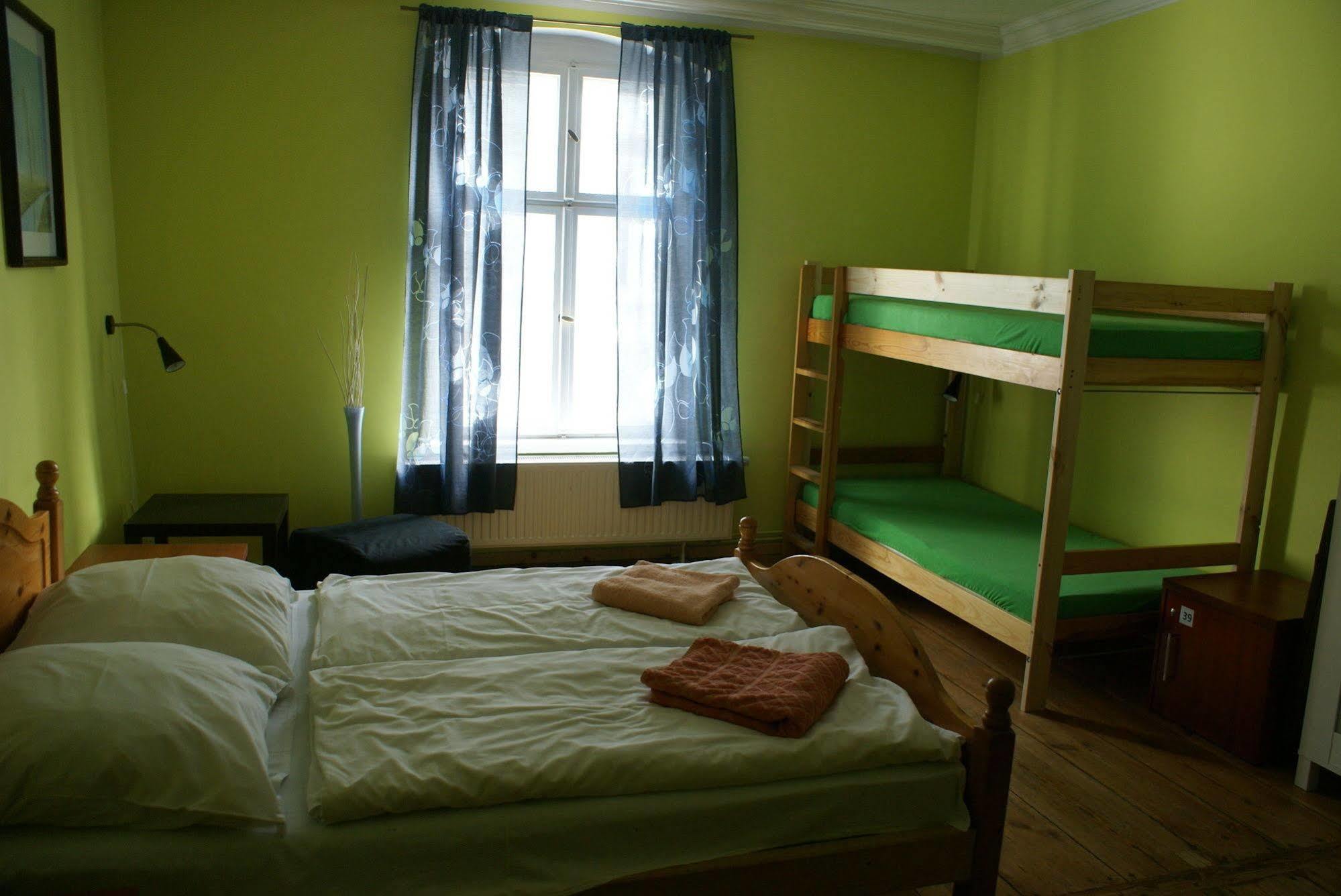 Frolic Goats Hostel Poznań Kültér fotó